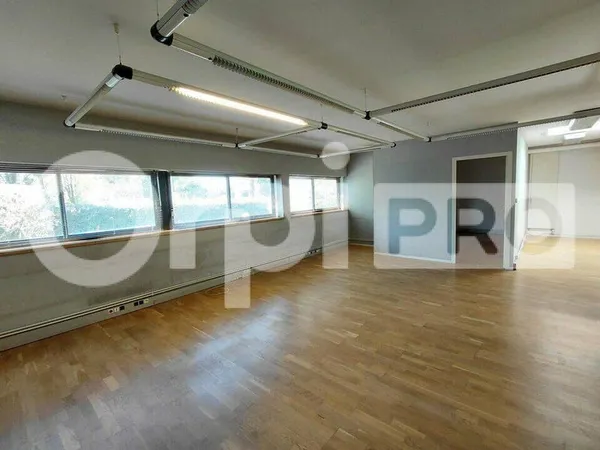 Local professionnel 70 m²