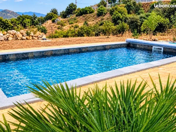 Vend maison contemporaine 140m2& piscine& garage proche St florent
