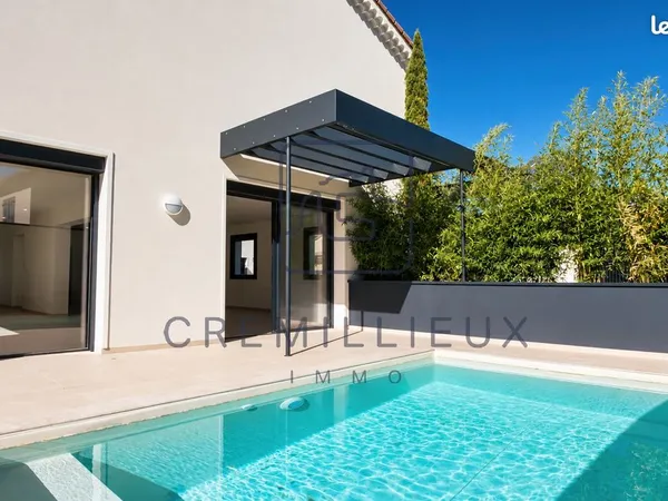 Villa 8 pièces 240 m²