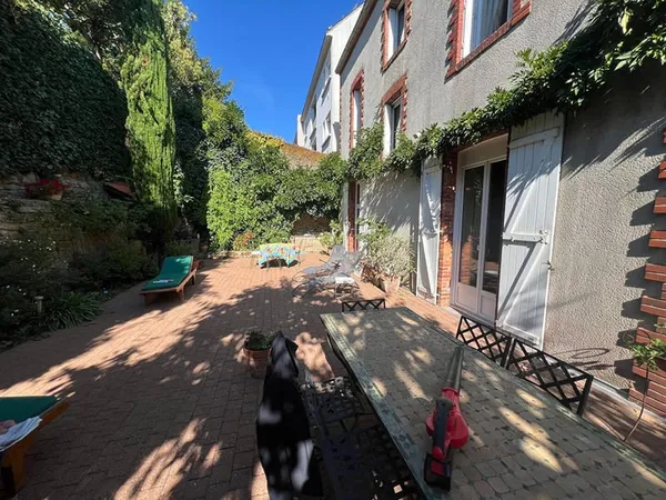 NANTES - SAINT FELIX - Demeure de charme de 257 m² - 6 chambres - jardin et garage double