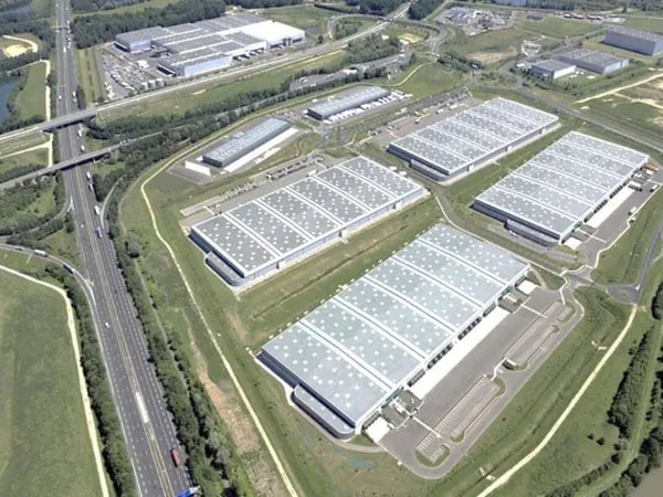 Entrepôt 32651 m²