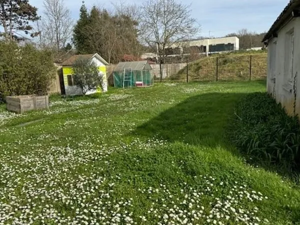 Terrain 425 m²