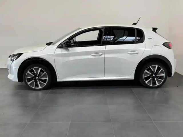 Peugeot 208 e- 136ch gt line — photo 18