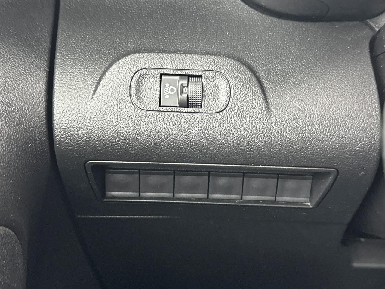 Citroën Berlingo van m 650 bluehdi 130 s&s eat8 driver — photo 16