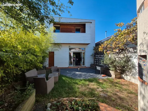 Maison familiale avec dépendance, atelier et cave - Villeurbanne