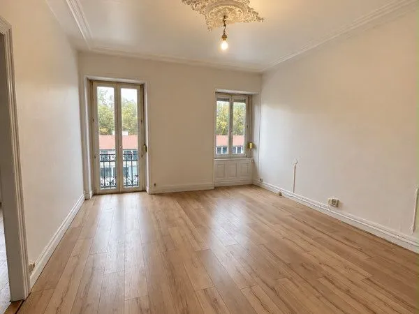 Appartement 3 pièces refait à neuf