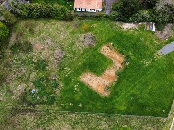 Terrain 4923 m²