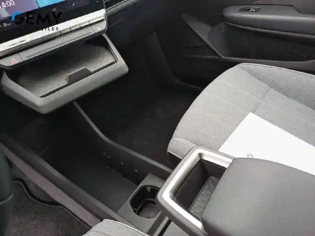 Renault Megane e-tech ev40 130ch standard charge — photo 12