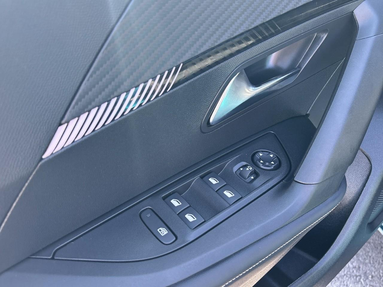 Peugeot 2008 1.2 hybrid 145ch allure e-dcs6 — photo 14