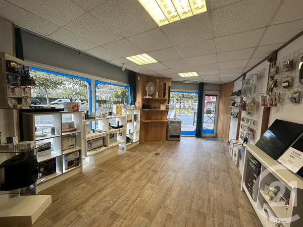 Local 2 pièces 52 m²