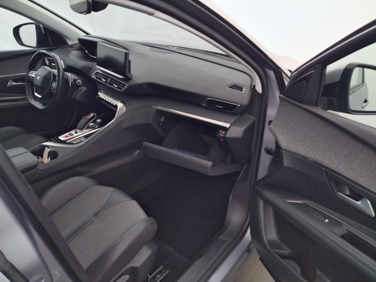 Peugeot 3008 hybrid 225 e-eat8 allure pack — photo 26