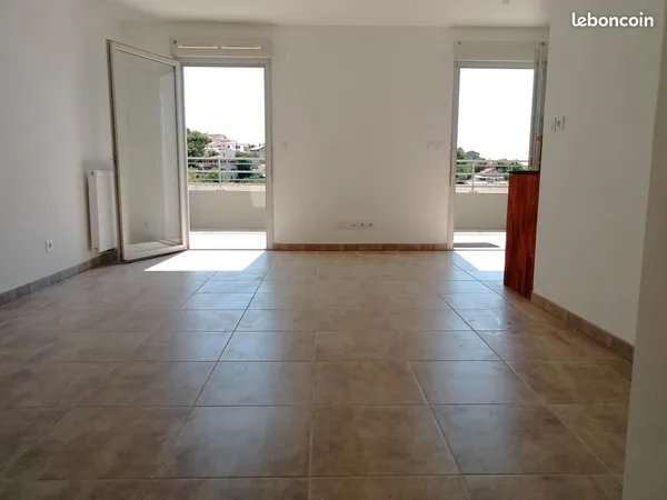 Appartement T1 + terrasse + parking