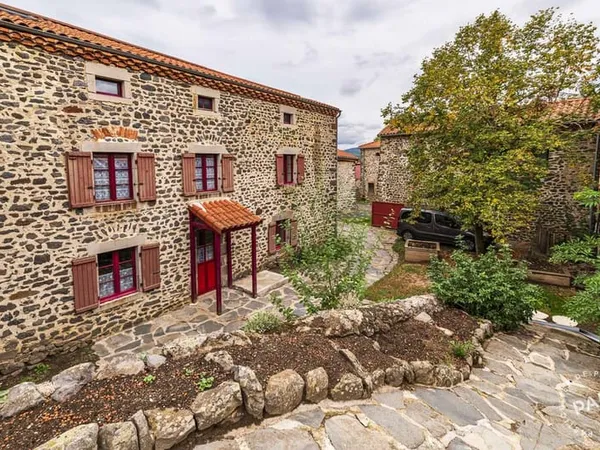 Maison 8 pièces 240 m²
