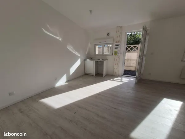 Studio 1 pièce 26 m²