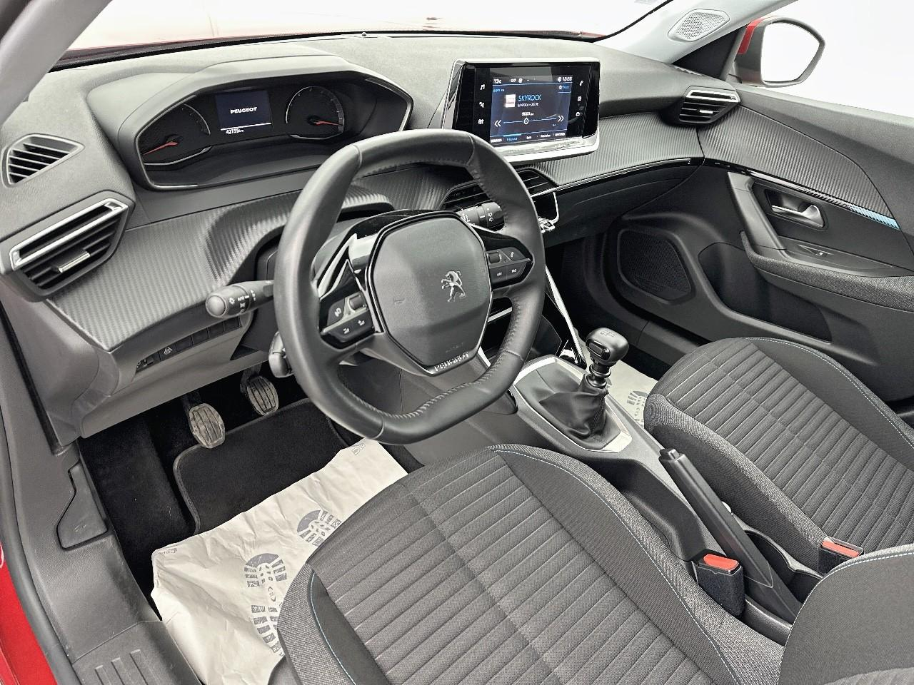 Peugeot 2008 puretech 130 s&s bvm6 style — photo 9