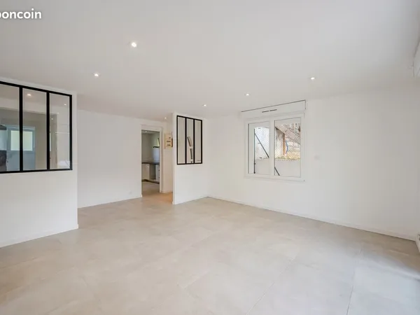 Rez-de-jardin T3 (poss. T4), garage et parking privatif - Toulon Ouest