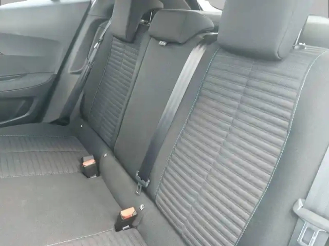 Peugeot 2008 electrique 136 ch — photo 12