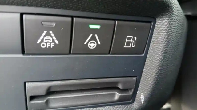 Citroën C5 Aircross hybride rechargeable 225 e-eat8 — photo 50