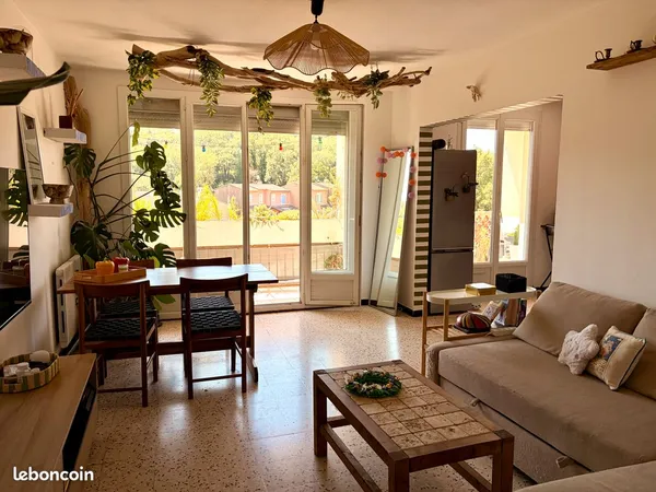 Appartement 61 m² - 2 chambres, balcon, vue dégagée, parking et cave - Cogolin