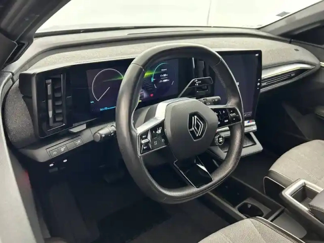 Renault Megane e-tech ev40 130ch standard charge — photo 71