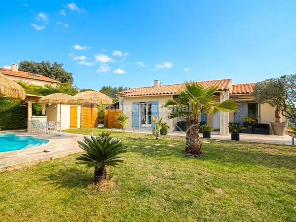 VILLA PLAIN-PIED AVEC PISCINE, STUDIO INDÉPENDANT ET GRAND GARAGE