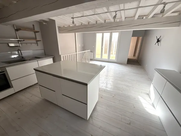MAISON DE VILLAGE T4 A LOUER