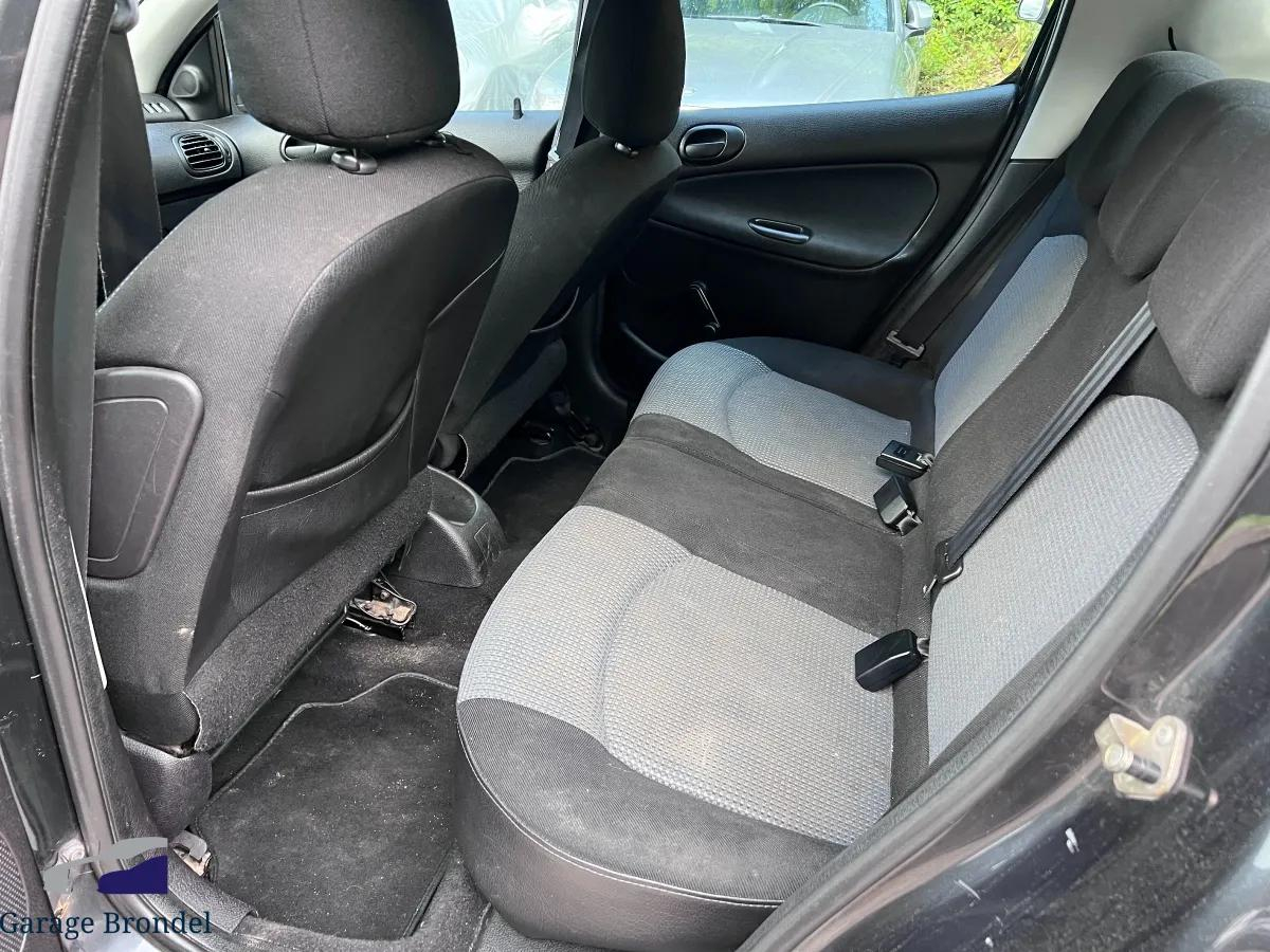 Peugeot 206 occasion - Essence - 2004 - 190 000 km - 3 400 € - Sathonay-Camp (Rhône) 992786245195 — photo 10