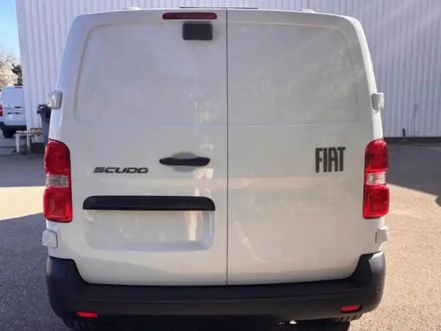Fiat Scudo fg m 2.2 diesel 150ch pack premium connect automatique — photo 8