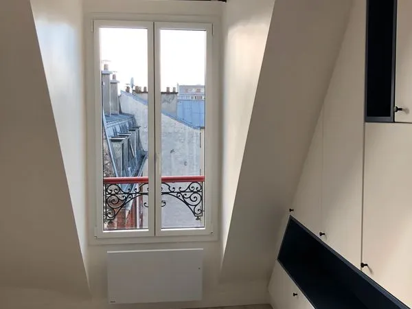 Location Paris XI -2 pièces meublé - 20 m² loi Carrez - 6e et dernier étage - 1 050 charges comprise