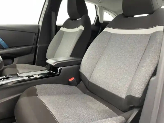 Citroën C4 e- 136 ch automatique — photo 14