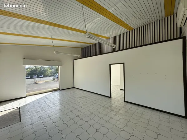 Local commercial 57 m² Montauroux