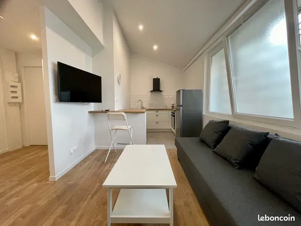 Duplex meublé 47 m², 2 chambres, clim, parking - 790 charges incluses électricité eau wifi- Narbonne