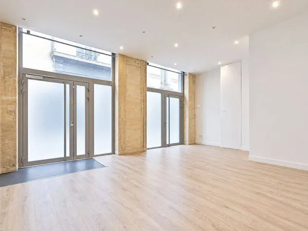 Local commercial 111 m²