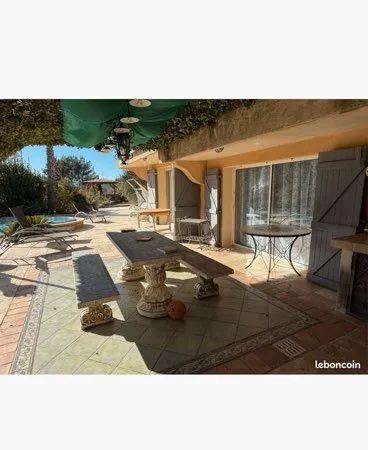 Location meublée type 2, 70m2, une chambre, terrasse, parking