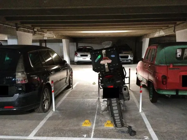 Loue Place de Moto proche du Stade Vélodrome