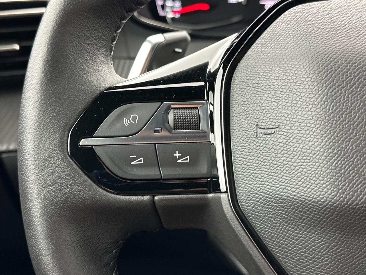 Peugeot 2008 puretech 130 s&s eat8 style — photo 20