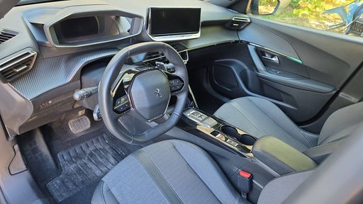 Peugeot 2008 1.2 PureTech 130 EAT8 - Allure Pack – 2022 – 79016 km – Essence – Boîte Automatique — photo 22