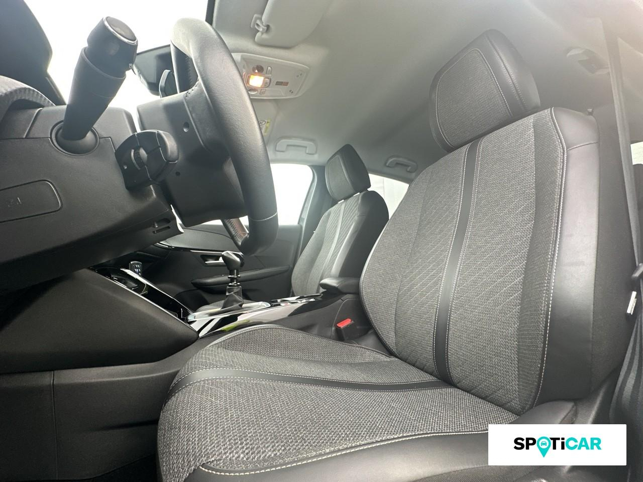 Peugeot 208 1.2 puretech 100ch s&s allure — photo 9