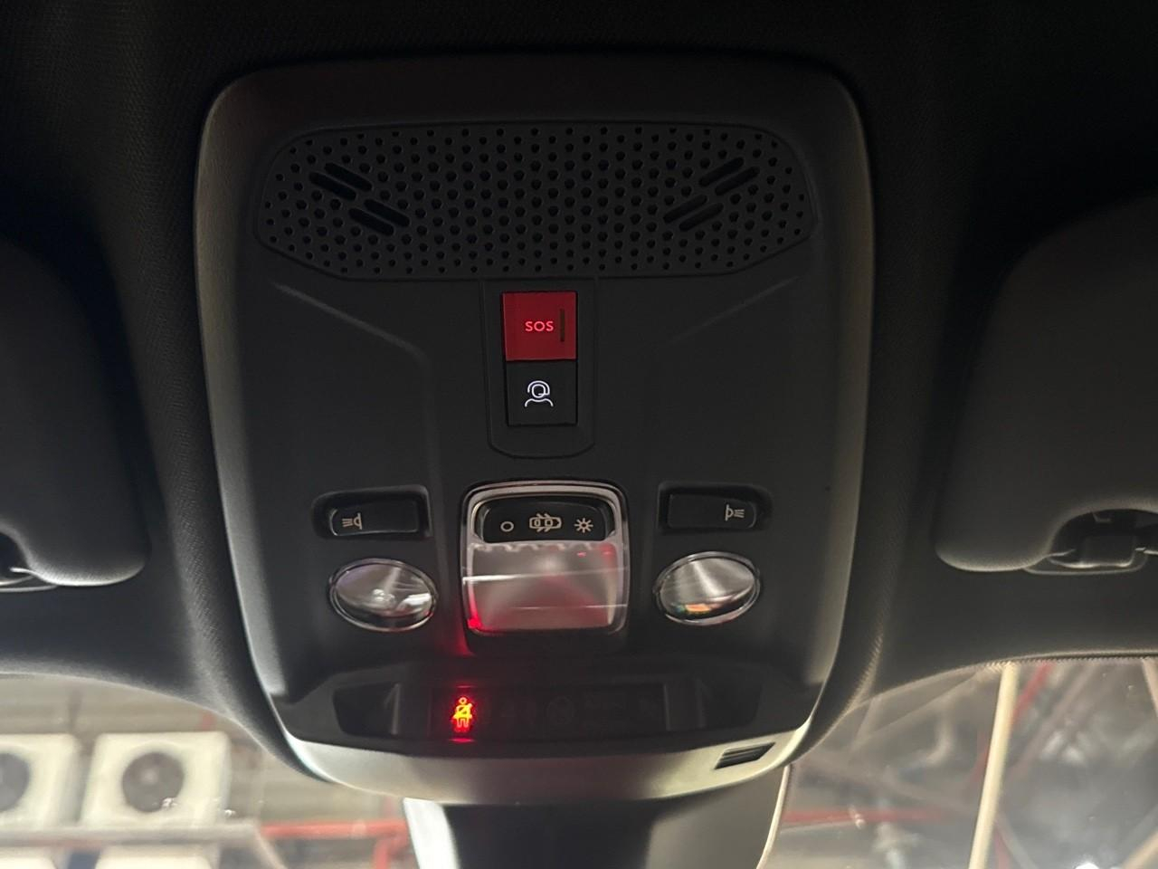 Peugeot 2008 1.2 puretech 130ch s&s allure eat8 — photo 27