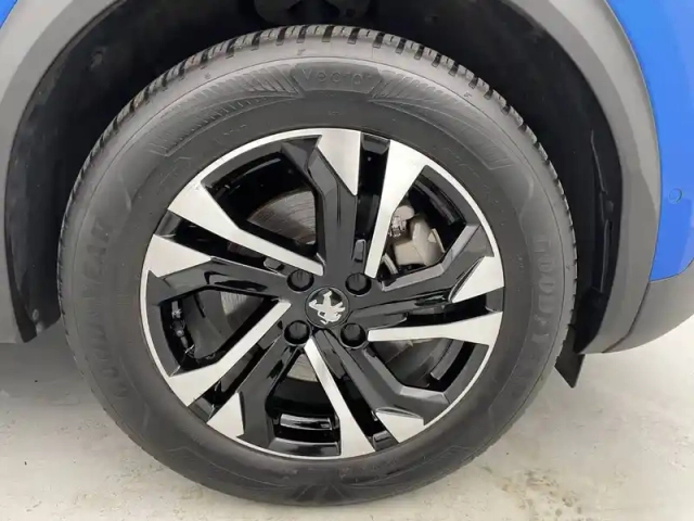 Peugeot 2008 electrique 136 ch — photo 19