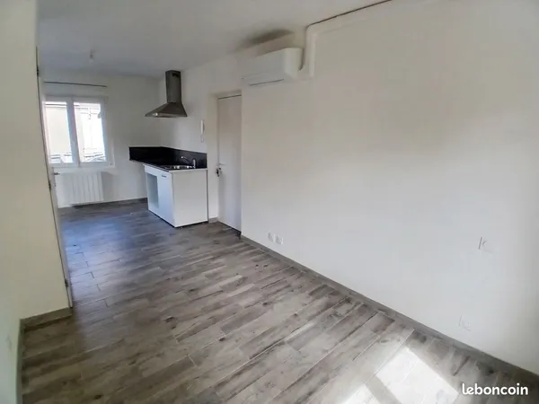 Studio 1 pièce 20 m²