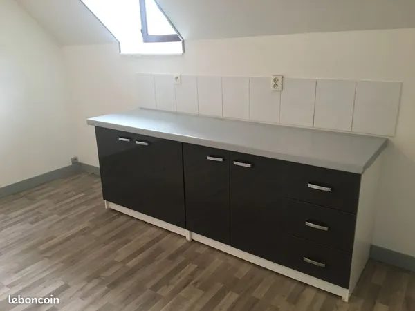 Appartement à louer à Cuy Saint Fiacre