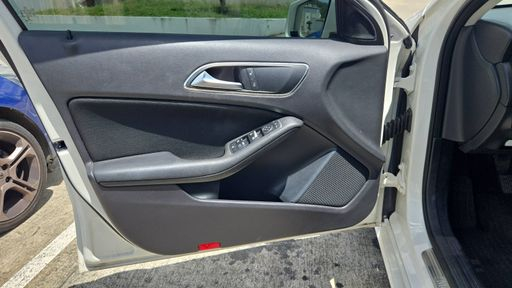Mercedes Classe A 180 122 - Inspiration – 2015 – 84650 km – Essence – Boîte Manuelle — photo 45