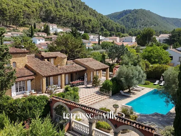 EXCLUSIVITÉ CUGES-LES-PINS AUTHENTIQUE MAS PROVENÇAL P