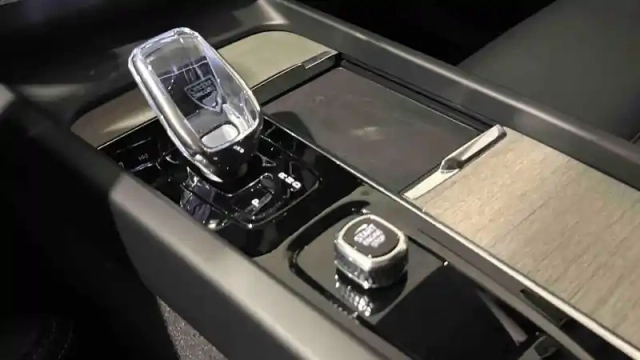 Volvo Xc60 t6 awd hybride rechargeable 253 ch+145 ch geartronic 8 — photo 15
