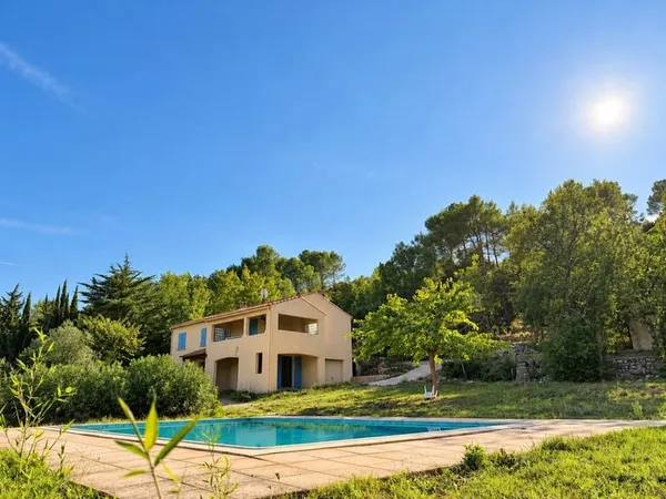 Lorgues - Propriété Avec Piscine Sur 7 567 M² De Terrain