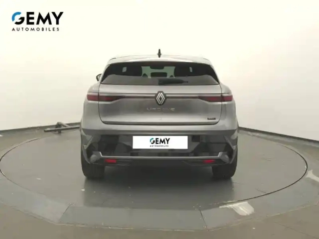 Renault Megane e-tech 220 ch autonomie confort gsr2 — photo 21