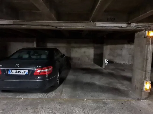 Parking 12 m²