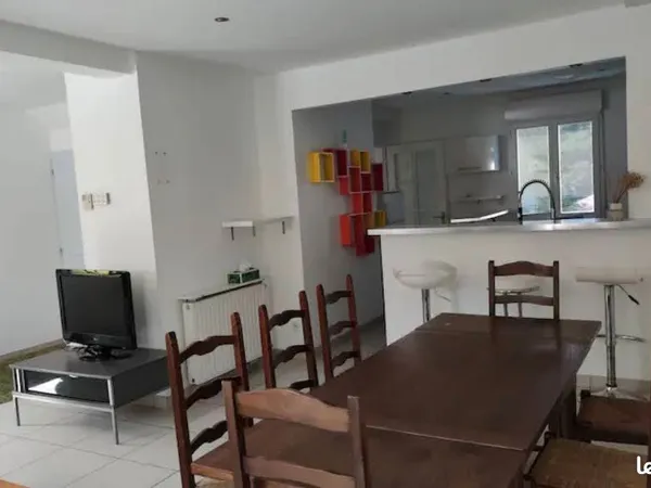 Maison 110 m², extérieur et garage - Saint-Étienne Nord