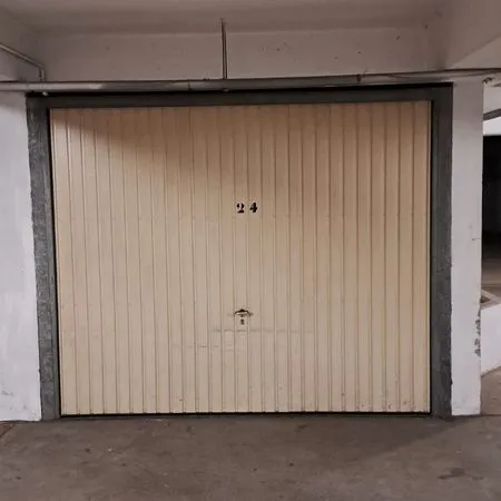 Box fermé dans une résidence